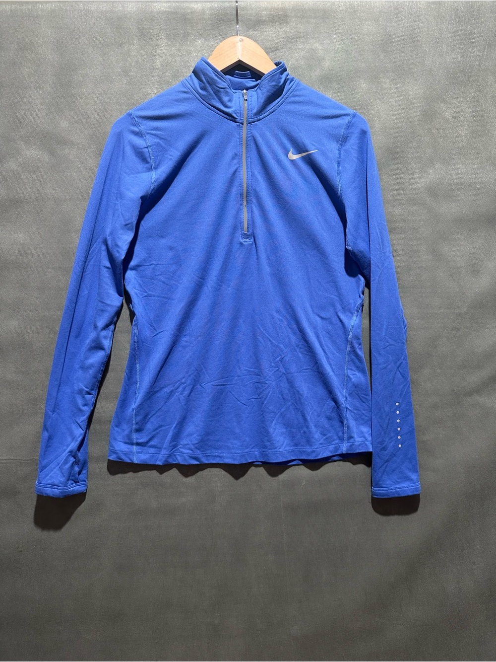 Nike Running Dri-Fit 1/4 Zip Blue Long Sleeve Pullover Thumbholes Size M